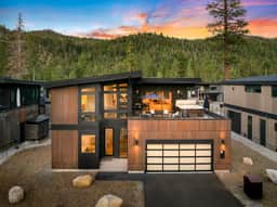 *NEW The Alpenglow House - w/Ski Shuttle & Hot Tub
