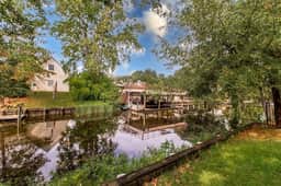 The Southern House | Canal View & Pet Friendly