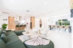 Designer Pool Home • Near Las Olas • Sleeps 10