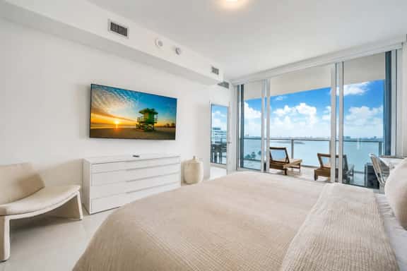 Waterfront Paradise - Image 1