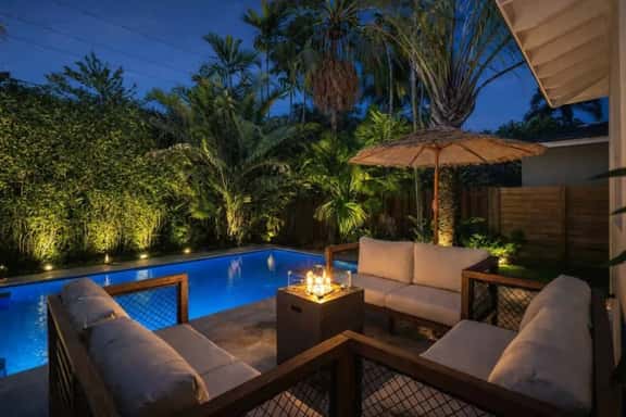 NEW Designer Villa: Pool, Grill, Games, Near Beach - Image 1