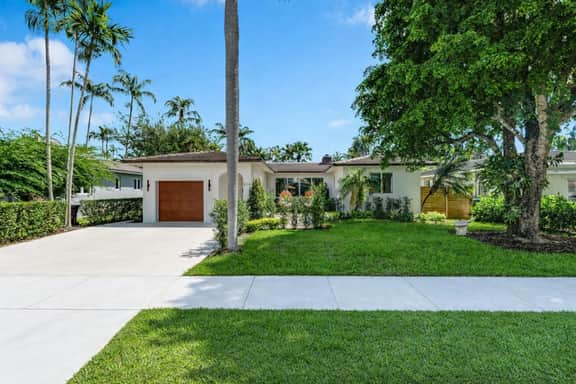 Designer Pool Home • Near Las Olas • Sleeps 10