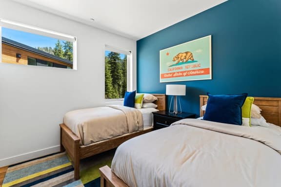 Tahoe Art Haus in Palisades | Hot Tub