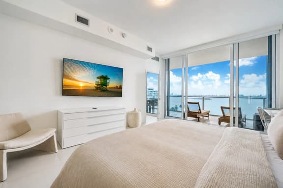NEW | Luxe Biscayne Bay View - Image 1