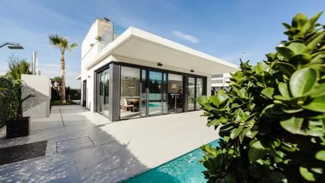 Family Fun in the Sun: Luxury Homes for Multi-Generational Vacations in Miami