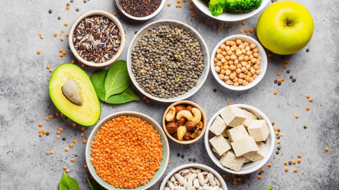 Eating Healthy to Stay Fit While Traveling
