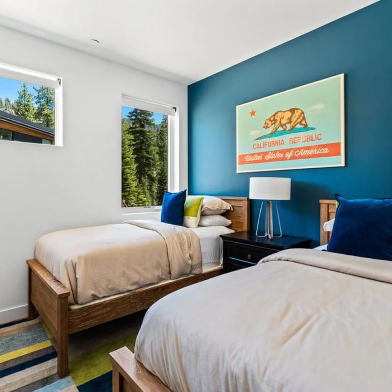 Tahoe Art Haus in Palisades | Hot Tub