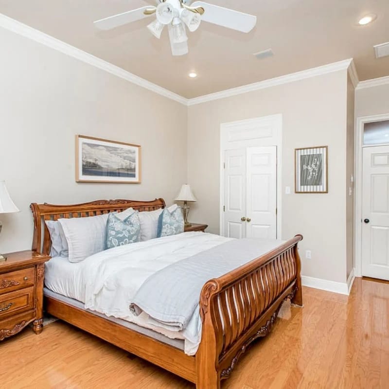 The Southern House | Canal View & Pet Friendly